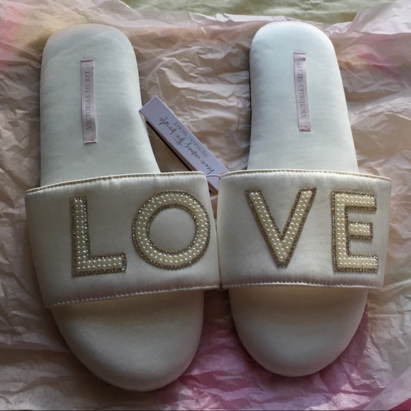 Victoria’s Secret Diamonds And Pearls LOVE Slippers - Medium 7-8 - Picture 3 of 15